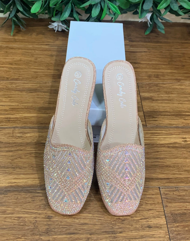 DELILAH CHAMPAGNE SLIDES