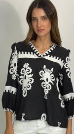 FILIGREE GEO TOP
